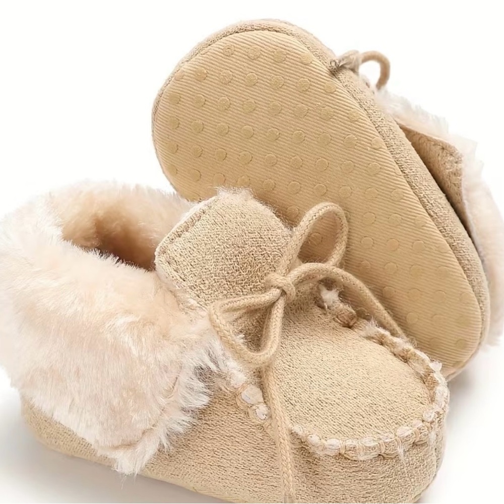 Cozy Tan Infant Baby Toddler Faux Fur Moccasins Slippers Shoes Sz 4.5 - Picture 5 of 10